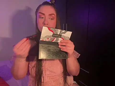 Snapshot of Im_sophiie chatting on February 2025 05:57:02 AM Im sophiie online show from February 2025 05:57:02 AM