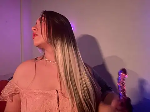 Snapshot of Im_sophiie chatting on February 2025 09:00:02 AM Im sophiie online show from February 2025 09:00:02 AM