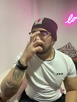 Snapshot of Im_sophiie chatting on February 2025 05:55:01 AM Im sophiie online show from February 2025 05:55:01 AM