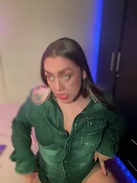 Snapshot of Im_sophiie chatting on February 2025 09:00:02 AM Im sophiie online show from February 2025 09:00:02 AM