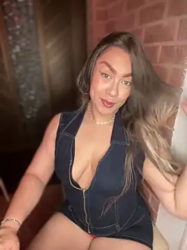 Snapshot of Im_sophiie chatting on March 2025 05:57:02 AM Im sophiie online show from March 2025 05:57:02 AM