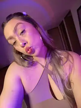 Snapshot of Im_sophiie chatting on November 2025 06:02:02 AM Im sophiie online show from November 2025 06:02:02 AM