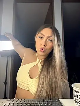 Snapshot of Im_sophiie chatting on February 2026 06:55:02 AM Im sophiie online show from February 2026 06:55:02 AM