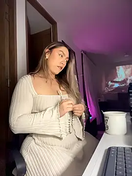 Snapshot of Im_sophiie chatting on March 2026 06:42:02 AM Im sophiie online show from March 2026 06:42:02 AM