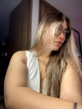 Snapshot of Im_sophiie chatting on March 2026 06:41:03 AM Im sophiie online show from March 2026 06:41:03 AM