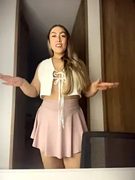 Snapshot of Im_sophiie chatting on April 2026 06:52:01 AM Im sophiie online show from April 2026 06:52:01 AM