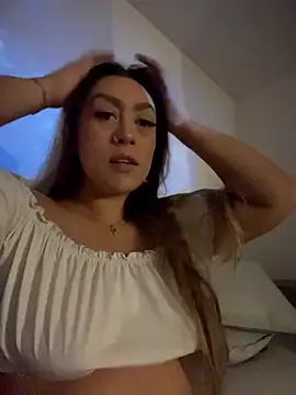 Snapshot of Im_sophiie chatting on April 2026 07:02:01 AM Im sophiie online show from April 2026 07:02:01 AM