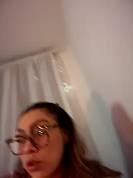 Snapshot of Im_sophiie chatting on April 2026 07:13:02 AM Im sophiie online show from April 2026 07:13:02 AM