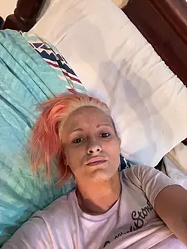 Jessiejames32 online show from October 2025 12:45:01 AM