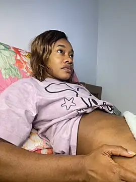 Snapshot of _yisela_ chatting on October 2025 01:37:02 AM yisela online show from October 2025 01:37:02 AM