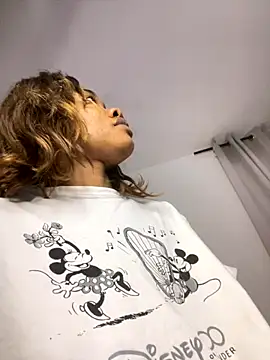 Snapshot of _yisela_ chatting on October 2025 03:29:02 AM yisela online show from October 2025 03:29:02 AM