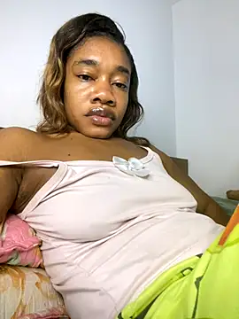 Snapshot of _yisela_ chatting on October 2025 12:34:01 AM yisela online show from October 2025 12:34:01 AM