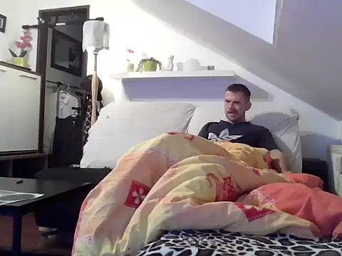 Cambitchboy online show from December 2025 05:13:01 AM