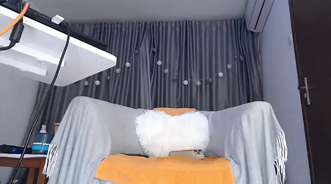 Snapshot of Babe_Licious chatting on January 2025 11:14:02 PM Babe Licious online show from January 2025 11:14:02 PM