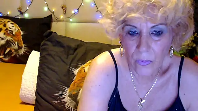 HappyWomanOn online show from October 2025 05:59:01 PM