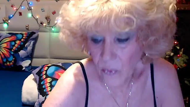 HappyWomanOn online show from May 2026 08:32:02 AM