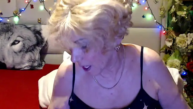 HappyWomanOn online show from May 2026 09:17:02 AM