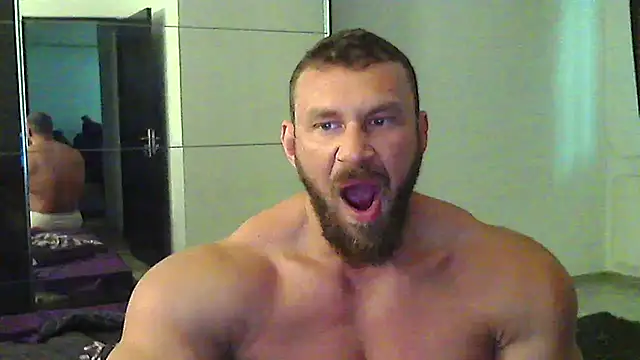 muscularkevin online show from May 2026 01:38:01 PM