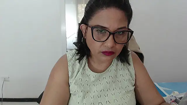 Snapshot of Katha_Marck chatting on December 2025 12:58:01 PM Katha Marck online show from December 2025 12:58:01 PM