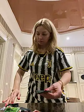 Amazoniiaa online show from March 2025 03:29:01 PM