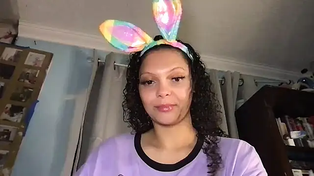 Snapshot of LuLuValenttine101 chatting on April 2026 06:47:01 AM LuLuValenttine101 online show from April 2026 06:47:01 AM