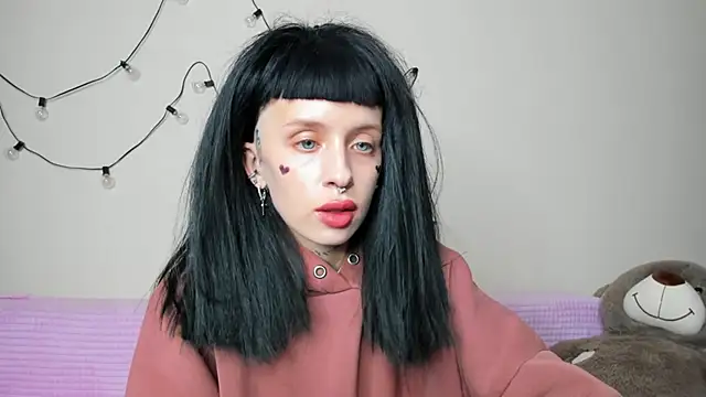 Snapshot of FlowerOfSin2001 chatting on October 2025 03:53:01 PM FlowerOfSin2001 online show from October 2025 03:53:01 PM