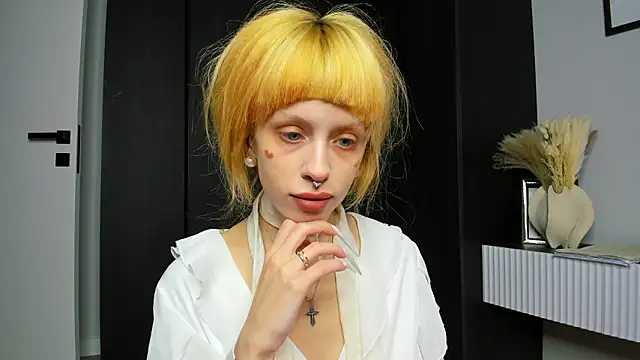 Snapshot of FlowerOfSin2001 chatting on March 2026 05:48:02 PM FlowerOfSin2001 online show from March 2026 05:48:02 PM