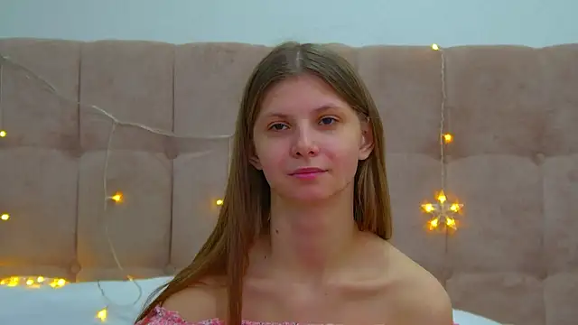 Snapshot of AudreyBarlow chatting on December 2024 07:44:02 AM AudreyBarlow online show from December 2024 07:44:02 AM