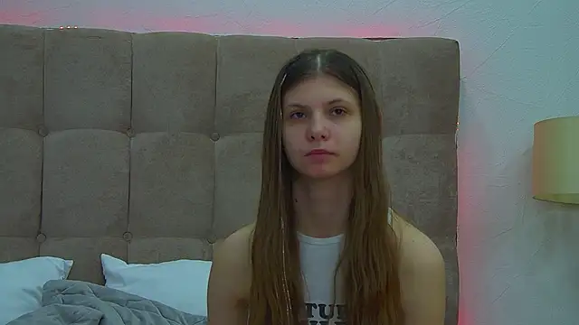 Snapshot of AudreyBarlow chatting on February 2025 07:48:01 AM AudreyBarlow online show from February 2025 07:48:01 AM