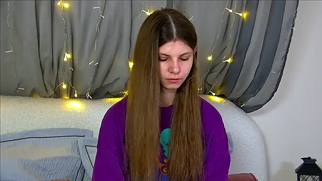 Snapshot of AudreyBarlow chatting on October 2025 06:28:02 AM AudreyBarlow online show from October 2025 06:28:02 AM