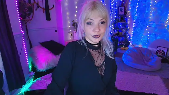 AliceW0lf online show from May 2026 09:11:02 PM