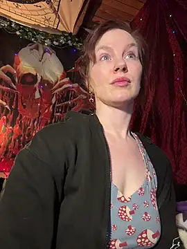 Snapshot of courtneyoccult chatting on December 2025 09:47:02 AM courtneyoccult online show from December 2025 09:47:02 AM