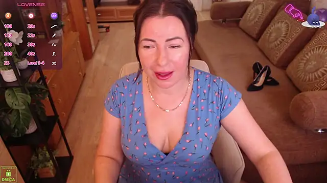 LauraClarck online show from May 2026 07:47:01 AM
