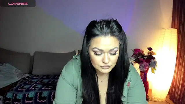 Snapshot of Laura_sinner chatting on February 2025 11:19:02 PM Laura sinner online show from February 2025 11:19:02 PM