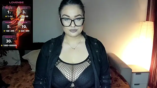 Snapshot of Laura_sinner chatting on November 2025 05:30:01 PM Laura sinner online show from November 2025 05:30:01 PM