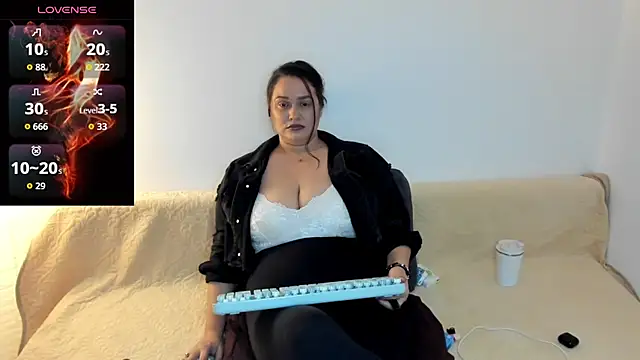 Snapshot of Laura_sinner chatting on January 2026 07:39:01 PM Laura sinner online show from January 2026 07:39:01 PM