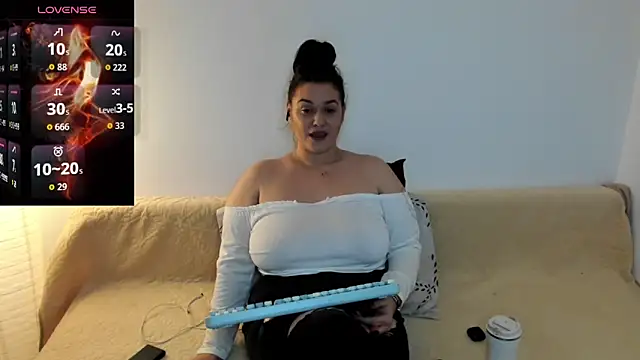 Snapshot of Laura_sinner chatting on January 2026 07:29:01 PM Laura sinner online show from January 2026 07:29:01 PM