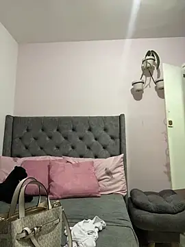 Snapshot of Kataliina chatting on February 2025 10:54:01 PM Kataliina online show from February 2025 10:54:01 PM