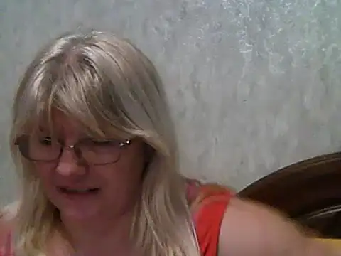 Snapshot of Diana_49 chatting on February 2025 10:37:02 AM Diana 49 online show from February 2025 10:37:02 AM