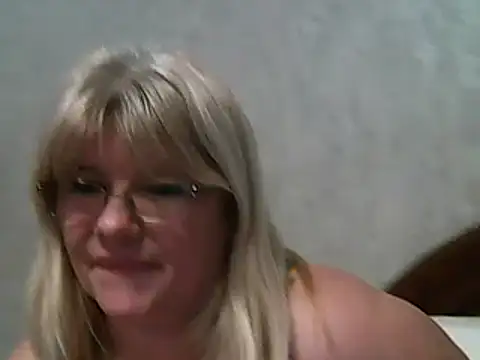 Snapshot of Diana_49 chatting on February 2025 12:16:02 PM Diana 49 online show from February 2025 12:16:02 PM