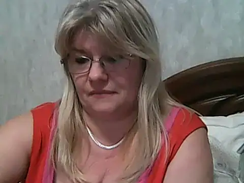 Snapshot of Diana_49 chatting on February 2025 06:53:01 PM Diana 49 online show from February 2025 06:53:01 PM