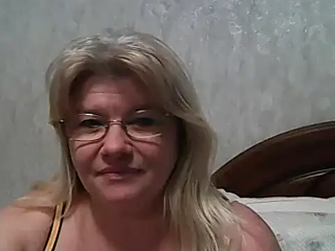 Snapshot of Diana_49 chatting on March 2025 05:24:02 PM Diana 49 online show from March 2025 05:24:02 PM
