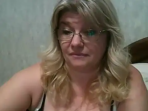 Snapshot of Diana_49 chatting on March 2025 05:43:02 PM Diana 49 online show from March 2025 05:43:02 PM