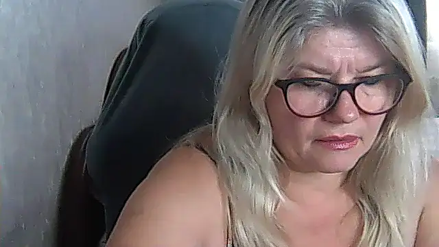 Snapshot of Diana_49 chatting on September 2025 09:20:02 AM Diana 49 online show from September 2025 09:20:02 AM