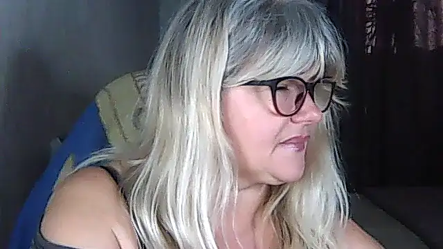 Snapshot of Diana_49 chatting on October 2025 09:54:02 AM Diana 49 online show from October 2025 09:54:02 AM