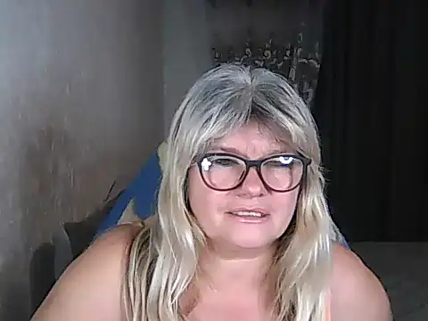 Snapshot of Diana_49 chatting on November 2025 05:24:02 PM Diana 49 online show from November 2025 05:24:02 PM