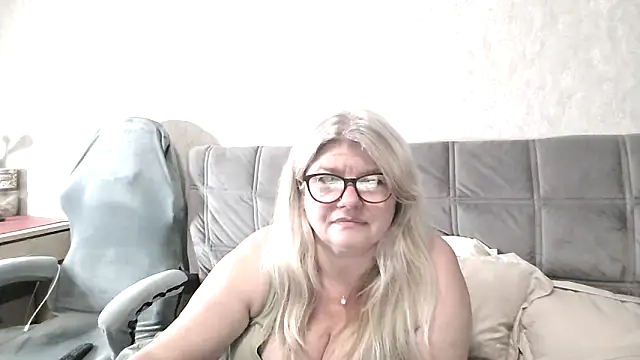 Diana 49 online show from May 2026 07:33:01 PM