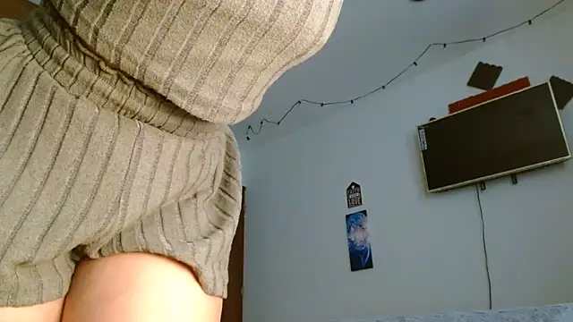 Snapshot of 3littleschoolteens chatting on February 2025 08:00:01 PM 3littleschoolteens online show from February 2025 08:00:01 PM