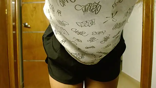 Snapshot of 3littleschoolteens chatting on February 2025 05:05:01 AM 3littleschoolteens online show from February 2025 05:05:01 AM