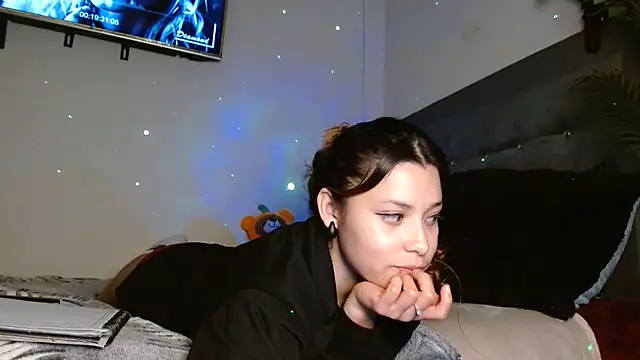 Snapshot of 3littleschoolteens chatting on February 2025 04:58:01 AM 3littleschoolteens online show from February 2025 04:58:01 AM